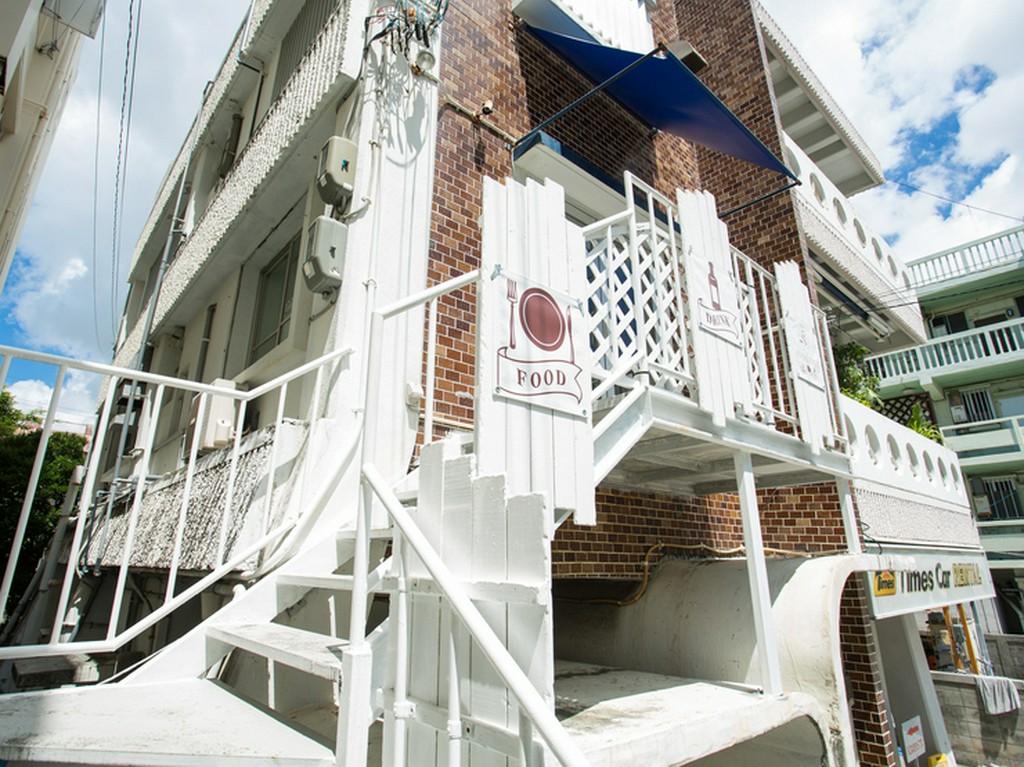 南国らしいリラックス感に溢れたお洒落な外観