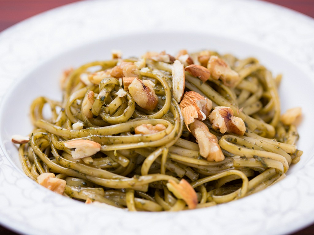 シェフのアイデアが生んだオリジナルパスタ『バジルと蓬（よもぎ）のジェノベーゼ』