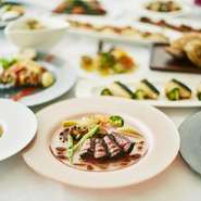 海辺のレストランでのウェディングパーティーのご相談承ります。ホテルを貸し切っての婚礼パーティー、そのまま宿泊も出来るプランもございます。
