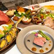 “パイディアディナー”に一品追加した豪華なディナー
ギリシャのシーフード料理と“シェフの一皿”アワビのグリル”が追加。
厳選黒毛和牛のローストビーフもボリュームアップ