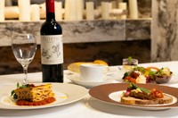 ギリシャ料理を気軽にお楽しみ頂けるディナーコース
ギリシャ風ラザニアの【パスティツィオ】など食べ応えあるコースです！