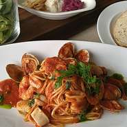 イタリアの漁師風スパゲッティ
魚介類とトマトソースの組み合わせは絶品！！
