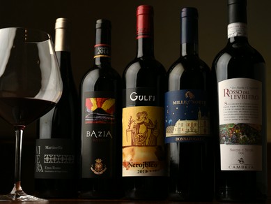 シチリア本場のワインを、美味しい料理と共に