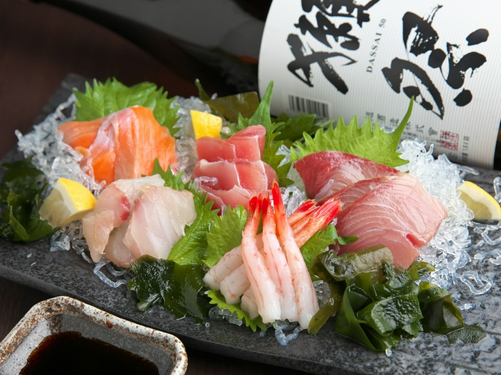 鮮度抜群の魚介を盛り合わせで満喫『お造り5種盛』