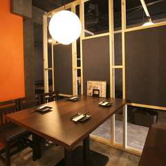 シンプルなつくりで落ち着ける、和モダンな空間