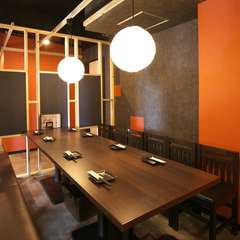 気兼ねなくワイワイと盛り上がれるダイニング