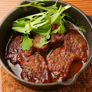 食べやすいと好評の『鹿タンのコンフィ』