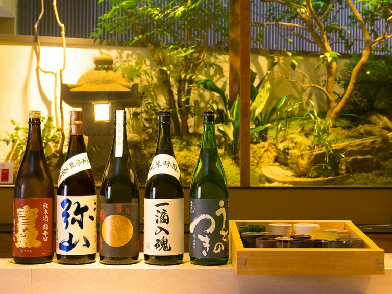 寿司や和食との相性も抜群。広島産の日本酒が数多く揃う