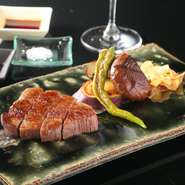 コースのメインを飾るのは、黒毛和牛のサーロインまたはフィレ肉のステーキ。「神戸牛」「米沢牛」などのブランド牛をはじめ、各地から厳選したお肉で贅沢におもてなしをしてくれます。