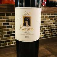 イタリア　トスカーナ州　サンジョベーゼ種　メルロー種　プティヴェルド種