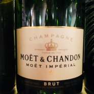 フランス
ピノノワール種　ピノムニエ種　シャルドネ種