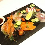 海鮮イタリアンバルならではの料理に２時間飲み放題付の特別プレミアムプランです。２名様からの完全予約制