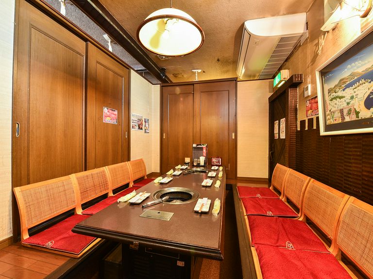 少人数の食事会などに最適な個室