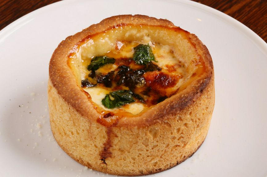 ケーキのようなカタチにびっくり!『シカゴピザ マルゲリータ』