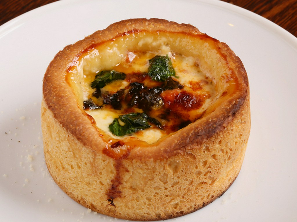 ケーキのようなカタチにびっくり！『シカゴピザ マルゲリータ』