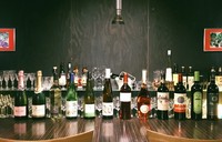 グラスワインは12種類。ソムリエールが「そのとき」「その気持ち」にぴったりのワインをチョイス。コースでは、シェフ自慢の料理一皿一皿にペアリングさせたワインのマリアージュが好評です。