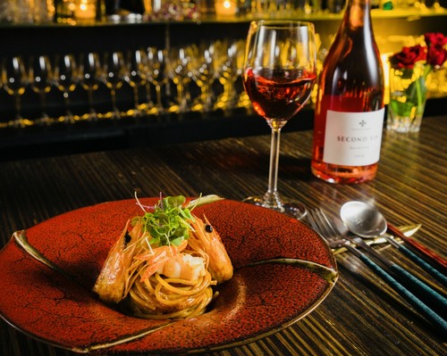 今話題のペアリングコースで美食と寛ぎのひとときを