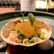 冬季は、海老・蟹や道産和牛など、冬の味覚満載でご提供する北海道のペアリングコースHINNA。