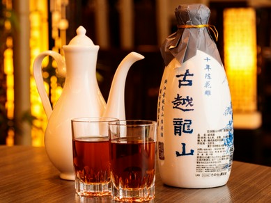 極上のフカヒレ料理に合う銘醸ワイン、最高峰の紹興酒をご用意