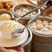 ★平日(月～金)【大人】1,250円(税込)
・料理20種類以上
・フルーツ
・デザート
※+300円でドリンクバー付きに