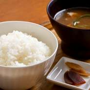 （ご飯・豚汁・香の物）