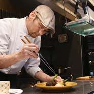 一番気をつけていることは、お客様に気を遣わせないことです。お越しいただいたからには、ゆっくりくつろいでいただきたい。だからこそ、接客では細やかな気配りを忘れないように全力を尽くしています。