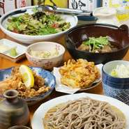 寿司・天婦羅とお腹いっぱい旬の食材を使用したコースでおもてなし。和食コースに日本酒でしっとりした大人の会を演出致します。＋2000円で飲み放題をお付けできます