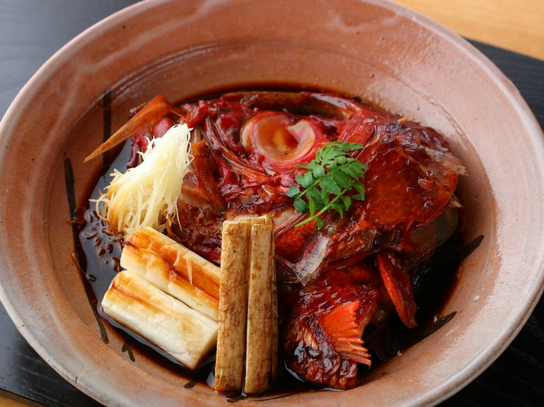 絶妙な火入れで、魚の頂点の味と食感に『金目鯛の煮付け』