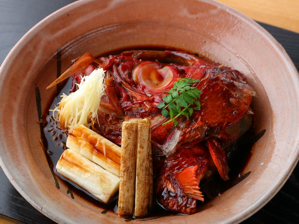 絶妙な火入れで、魚の頂点の味と食感に『金目鯛の煮付け』