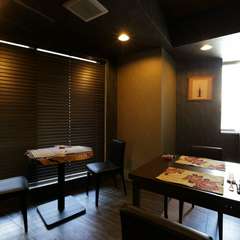 心がほぐれる料理と店内空間でお客様同士がより親密に