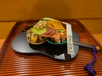 旬の食材とこだわりの盛り付けで季節の変化を感じる『八寸』