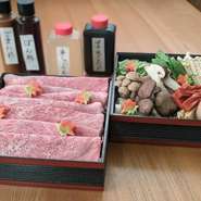 牛しゃぶ鍋、すき焼き鍋、河豚ちり鍋
5人前　各25,000円(税込)
2人前　各11,000円(税込)
※写真は5人前になります。