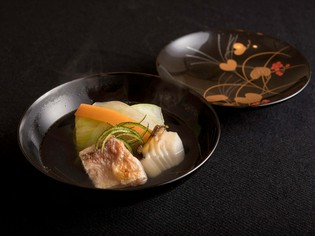 素材のうまみを堪能！　『加茂茄子甘鯛蒸し鮑清汁仕立て』