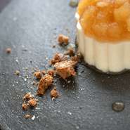 月ごとに専任のパティシエが、美味しさはもちろん、素材から吟味して低カロリー、低糖質の季菓をご用意しております。