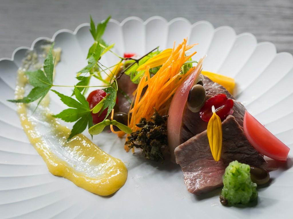 複雑な味わいを醸す店の代表料理『近江牛のぬか漬け』