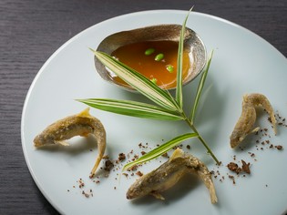 すっきりした酸味がアクセント『ホンモロコの唐揚げ』				