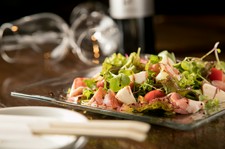 素材を吟味し、季節や旬を取り入れたコース料理をご用意しております。
