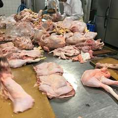 その日にさばいた鶏をご提供しております。