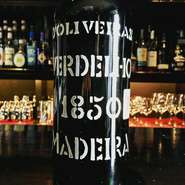 1850年（嘉永3年）は、佐賀藩が島津斉彬反射炉建設年、ペリーが黒船を率いて浦賀に来航する3年前。ヴェルデーリョ（中辛口）は、ポルトガルの酒精強化ワイン「マデイラ」の原料として使われる白ブドウ品種。
