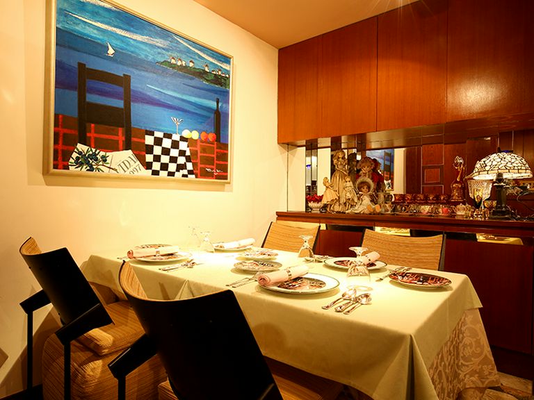 【4名様 テーブル席】ご家族でのお食事やお祝い事に