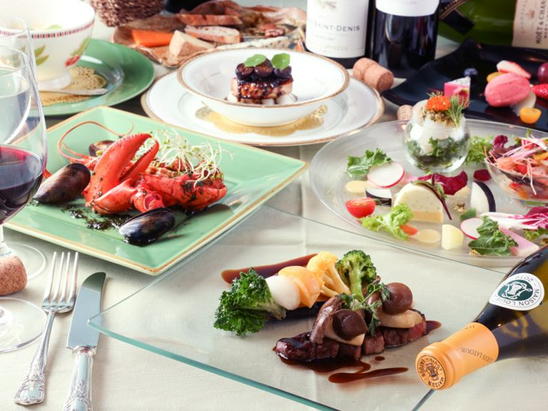 その日の新鮮な食材を使用したシェフのおまかせコース〜全7品〜
※人数に応じてご相談承ります。