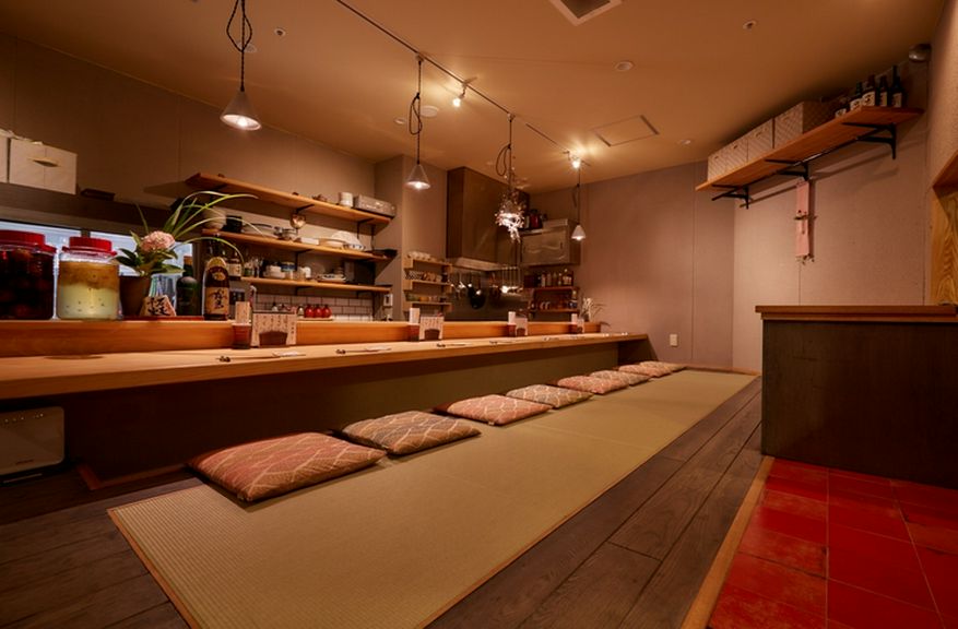 和の空間感じるお洒落な雰囲気でお食事はいかが