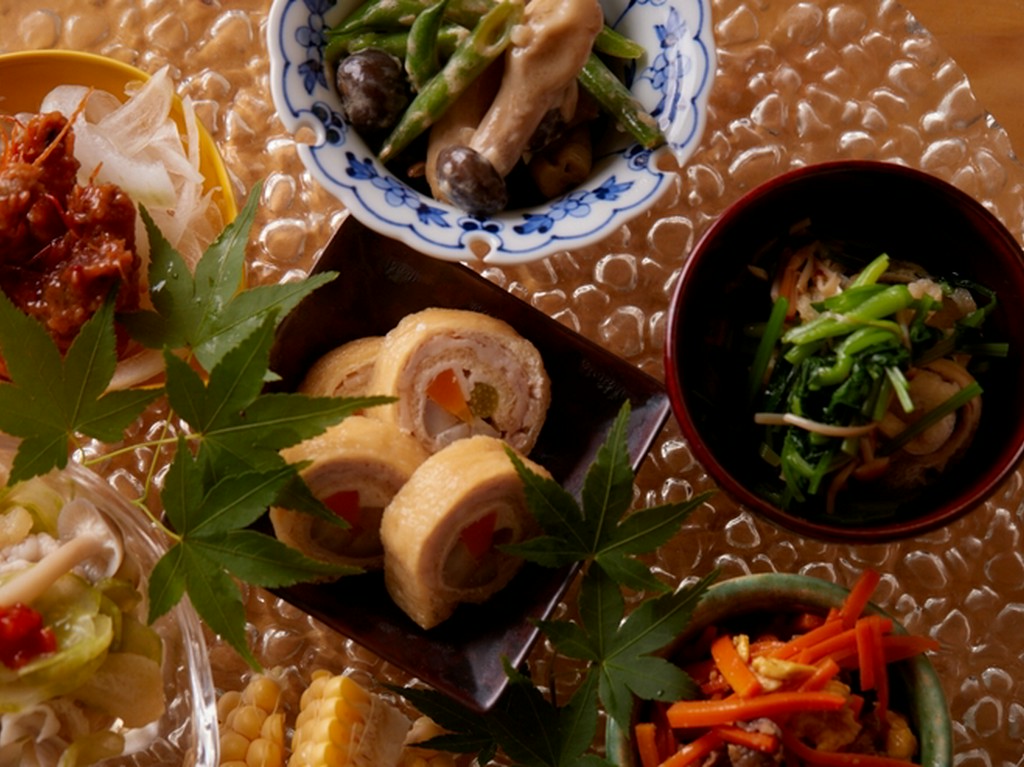 季節のおばんざい八寸盛り合わせ