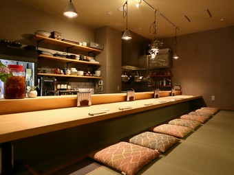 美味しい料理とくつろぎの空間を楽しむ、大人の宴会に