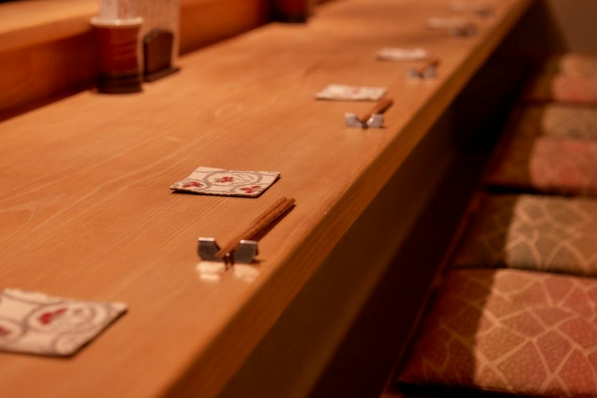 小物にもこだわりあり。オシャレな雰囲気の中でディナーを堪能