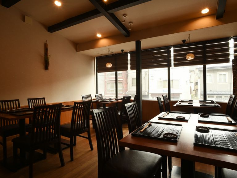 2Fは10名から貸切にでき、最大20名まで使える広々としたスペース