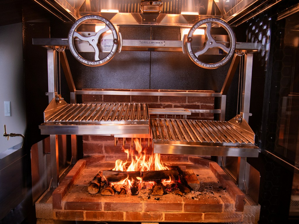 西日本初導入！アメリカ直輸入の希少グリル機			