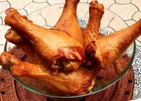 Xmasターキーの季節がやってきました

Xmasパーティにピッタリなecoccaのターキーレッグ♪
ホームパーティやお土産にも喜ばれること間違いなし！！
お電話にてご予約承り中♪

1本 ￥1200 税込 (約400g)