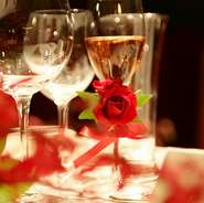 色鮮やかな 定番のマンゴー味♪練乳ソースがマンゴーソースになって新たに登場!!
まずは、どこを食べてもほんのりマンゴー風味のふわふわな かき氷を味わってください
※かき氷単品は200円引き