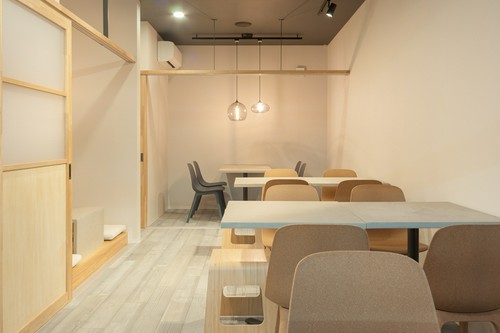 2Fは完全個室(座敷 or テーブル席)、テーブル席